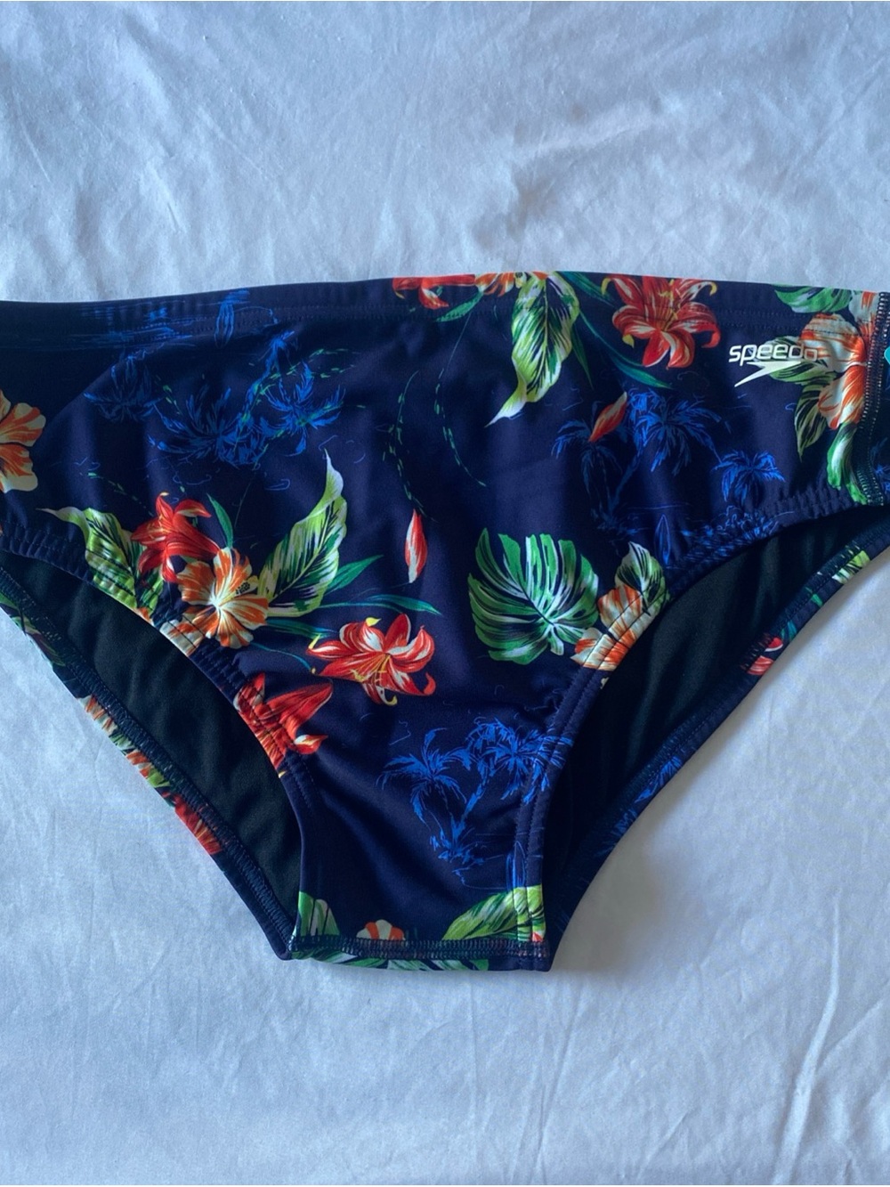 Speedo Mens Size 38 Vibe Collection Brief Endurance Swim Suit Island Vision NWT